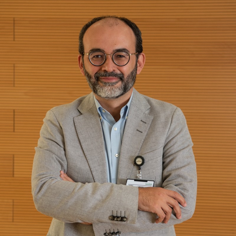 Dr. Carlos Fernández de Larrea